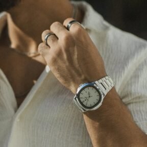 RELOJ NAITILUZ PLATEADO