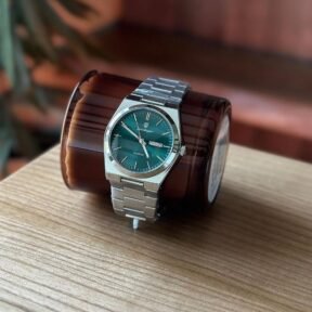 RELOJ CLASSIC FONDO VERDE